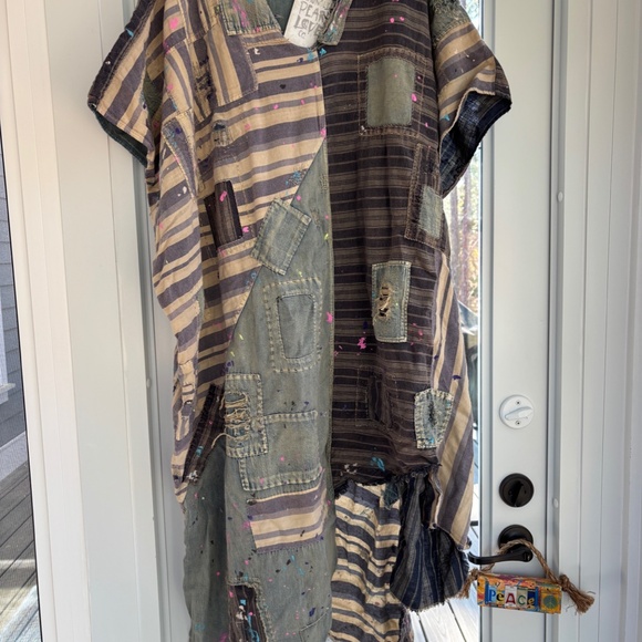 Magnolia Pearl Beachcomber Cover- up. Size: 0S - Picture 6 of 11